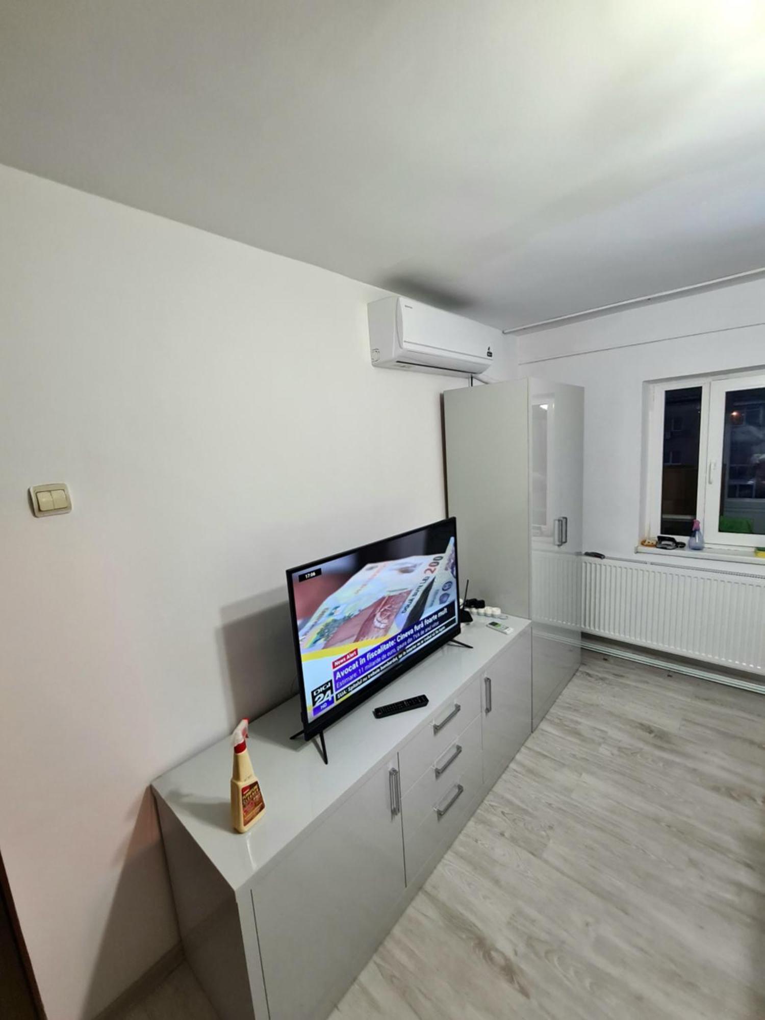 Apartament 2 Camere Etaj 4 Din 4 Craiova Eksteriør bilde