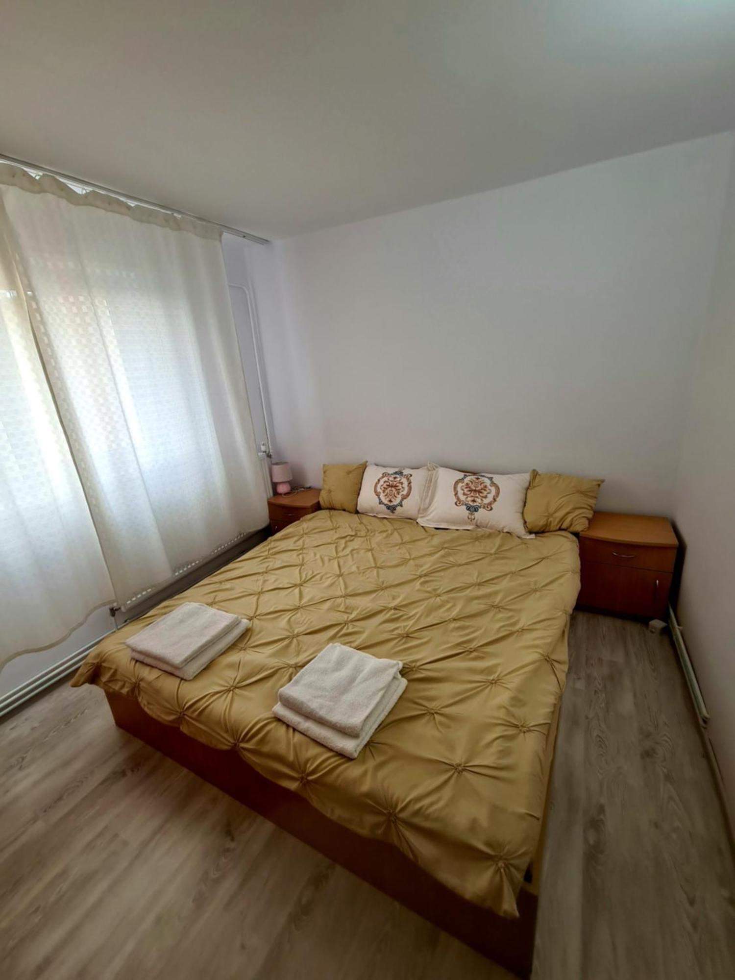 Apartament 2 Camere Etaj 4 Din 4 Craiova Eksteriør bilde